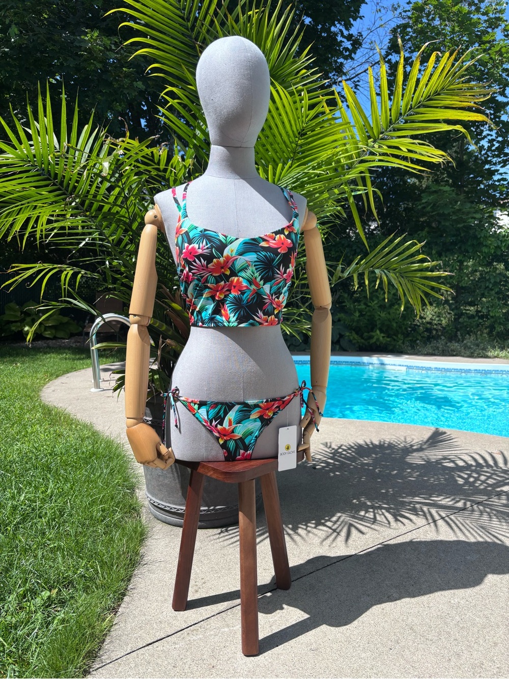 Body Glove Tropical Floral Tie-Side Bikini Set - Top is LARGE, and bottom MEDIUM